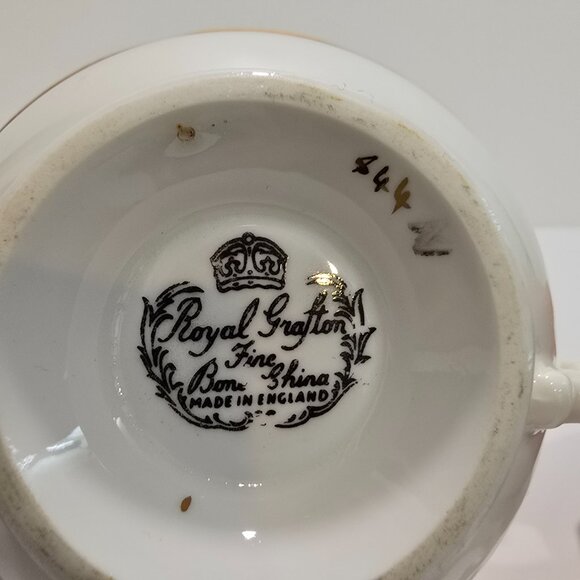 Royal Grafton - Vintage Teacup & Saucer Set, Bone China, Orchard Fruit on Pink - Picture 4 of 5